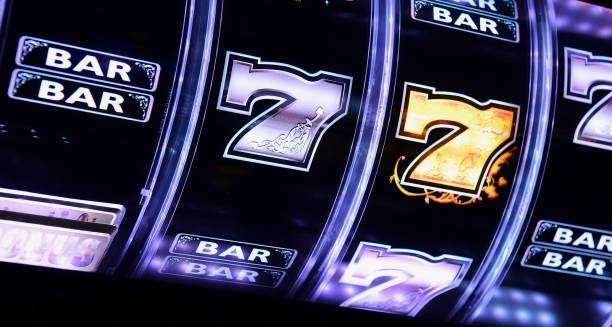 Live dealer at BandarQ table on gobet platform